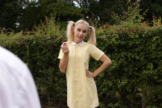 First Peak — Lady Voyeurs, starring Chloe Toy